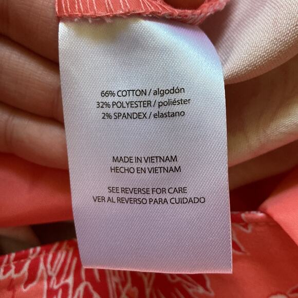 Isaac Mizrahi Coral/Red Floral Shorts, Size 10 - Picture 6 of 8